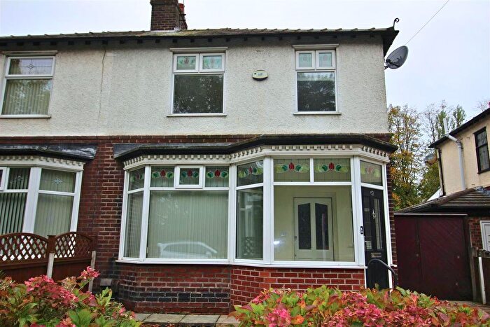 3 Bedroom Semi-Detached House To Rent In Thatto Heath Road, St. Helens, WA10