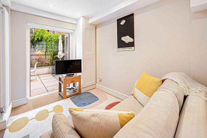 2 Bedroom Flat To Rent In Cumberland Street, Abbots Manor, SW1V