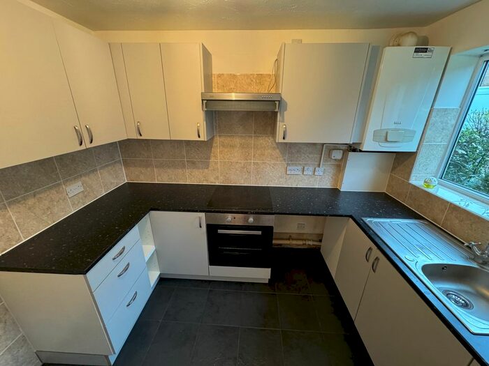 1 Bedroom Flat To Rent In Greenway Close, Friern Barnet, N11