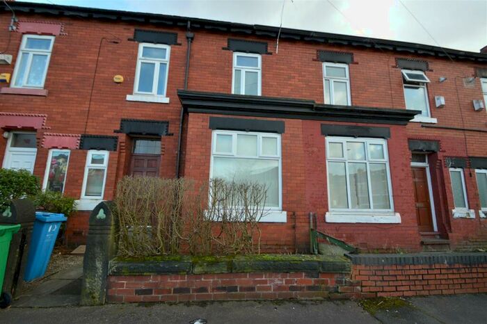 4 Bedroom House To Rent In Willesden Avenue, Manchester, M13