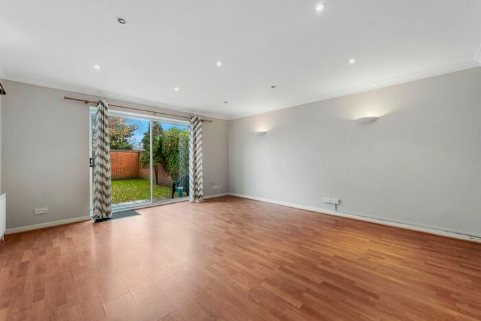 3 Bedroom Detached House To Rent In Kenley Road, Merton Park, London, SW19