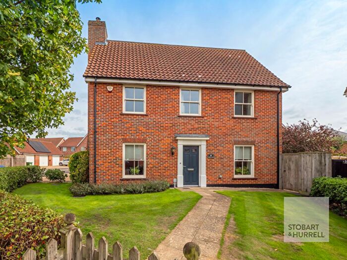 4 Bedroom Link Detached House For Sale In Whiley Lane, Stalham, Norfolk, NR12