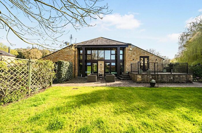 3 Bedroom Semi Detached House For Sale In Downyard Compton Pauncefoot, BA22