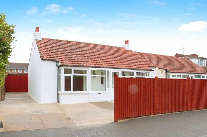 3 Bedroom Bungalow To Rent In London Road, Langley, SL3
