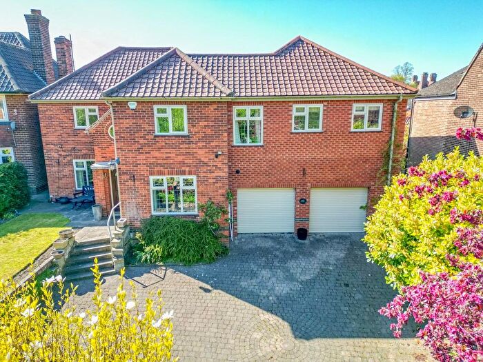 5 Bedroom Detached House For Sale In Tadcaster Road, York, YO24