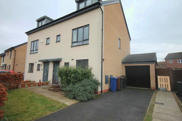 3 Bedroom Semi-Detached House To Rent In Kirkstall Road, Barnsley, S71