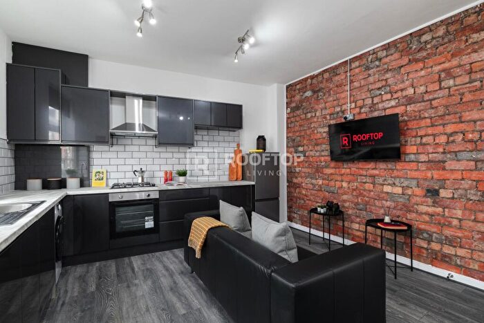 2 Bedroom House To Rent In Autumn Place, Leeds, LS6