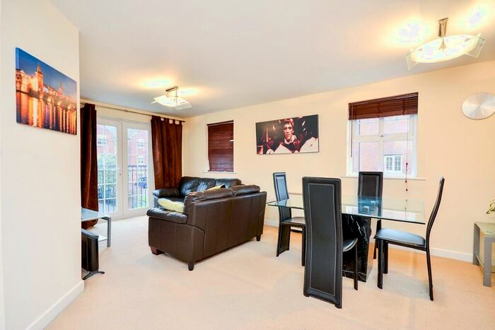 2 Bedroom Apartment To Rent In Foxwood Drive, Hyde, Cheshire, SK14