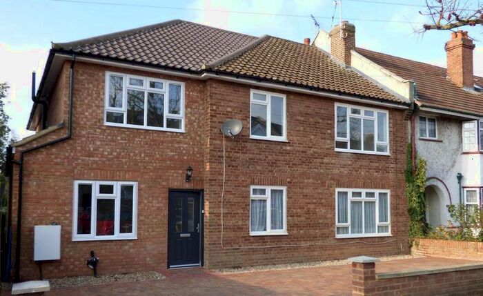 2 Bedroom Flat To Rent In Byron Road, London, NW7