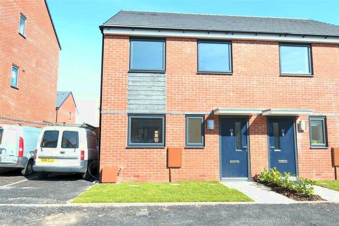 3 Bedroom Semi-Detached House To Rent In Turnstone Road, Walsall, WS3