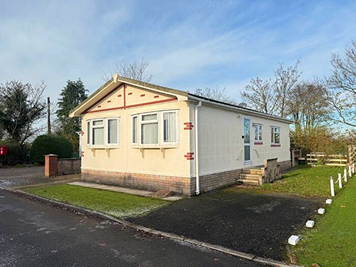 2 Bedroom Park Home For Sale In First Avenue, Woodside Park, Stalmine, Poulton-Le-Fylde, FY6