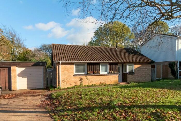 2 Bedroom Bungalow To Rent In Dents Close, Letchworth Garden City, SG6