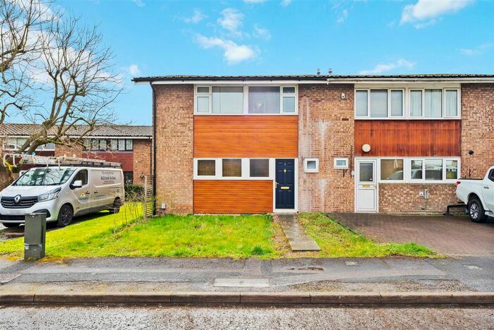 3 Bedroom Property For Sale In Dayspring, Guildford, GU2