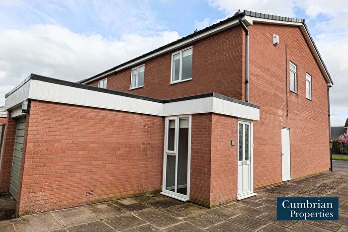 3 Bedroom Flat For Sale In Hether Drive, Lowry Hill, Carlisle, CA3