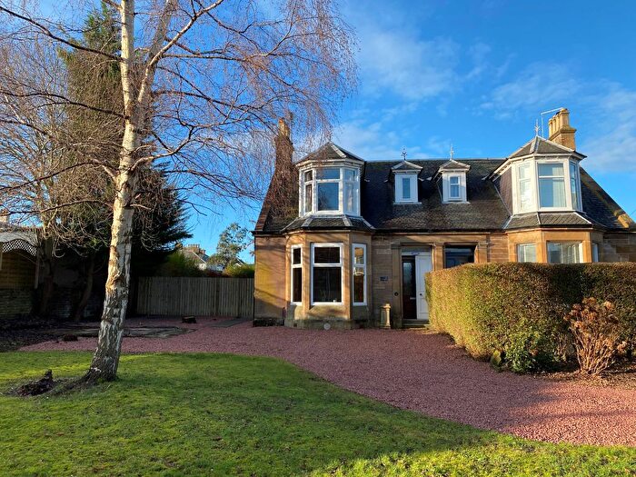 5 Bedroom Semi-Detached House To Rent In Woodlands Crescent, Falkirk, FK1