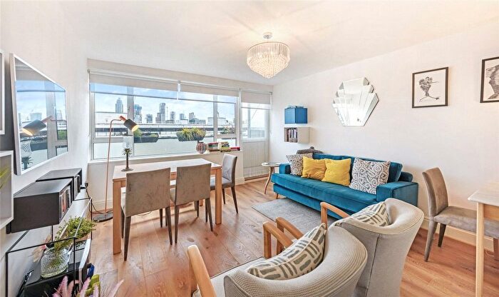 2 Bedroom Flat For Sale In Churchill Gardens, London, Uk, SW1V