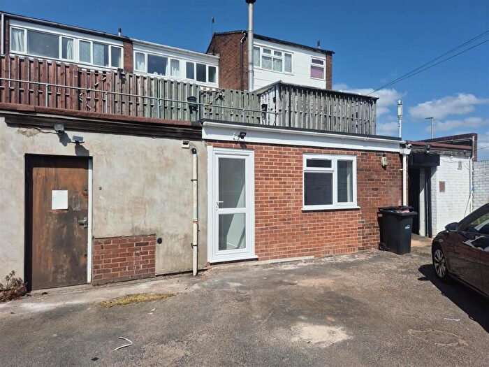 Studio To Rent In High Street, Brockmoor, Brierley Hill, DY5