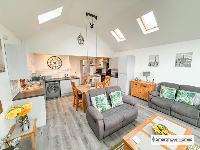 2 Bedroom Semi-detached Bungalow For Sale In Norman Road, Ripley, DE5