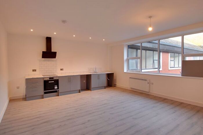 2 Bedroom Flat To Rent In Windsor Road, Trowbridge, BA14