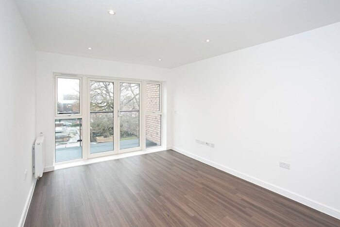 2 Bedroom Flat To Rent In Hampden Place, Bushey, South Oxhey, WD19