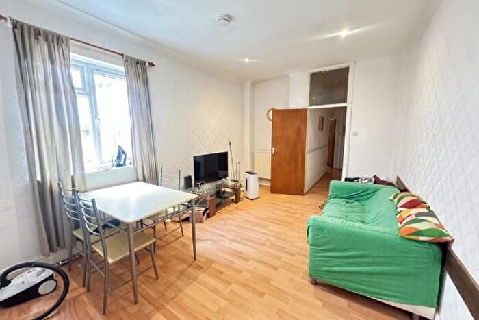 2 Bedroom Flat To Rent In Albany Road Cardiff, CF24