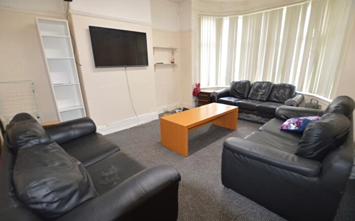 9 Bedroom House To Rent In Cardigan Road, Leeds, West Yorkshire, LS6