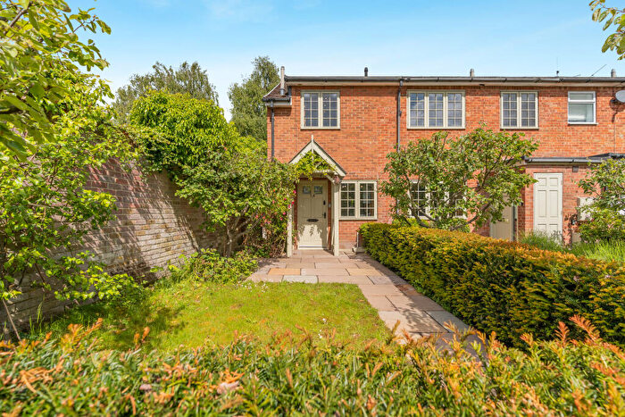 2 Bedroom Town House For Sale In Kennet Mews, Marlborough, Wiltshire, SN8