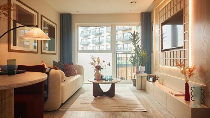 2 Bedroom Flat For Sale In Capital Interchange Way, Brentford, TW8