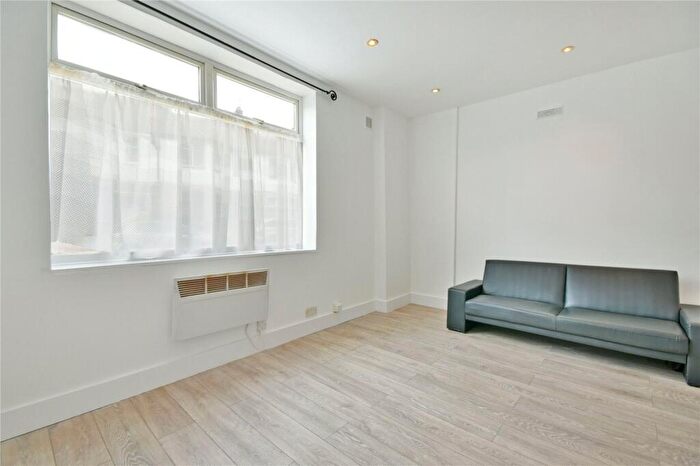Studio To Rent In Pellatt Grove, Wood Green, N22