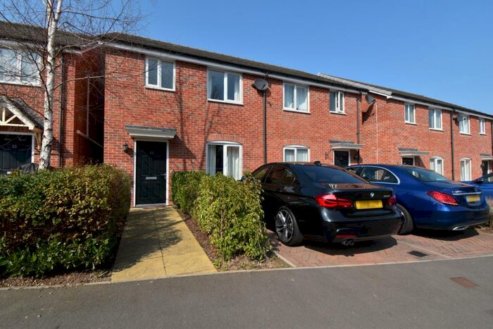 3 Bedroom End Of Terrace House To Rent In Moat Lane Lower Upnor, ME2