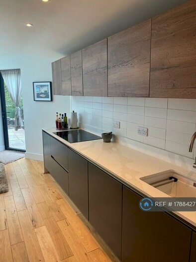 2 Bedroom Terraced House To Rent In Bostall Lane, London, SE2