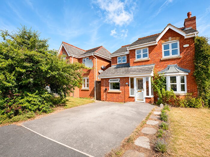 3 Bedroom Detached House For Sale In Cairns Close, Braunstone Town, Leicester, LE3