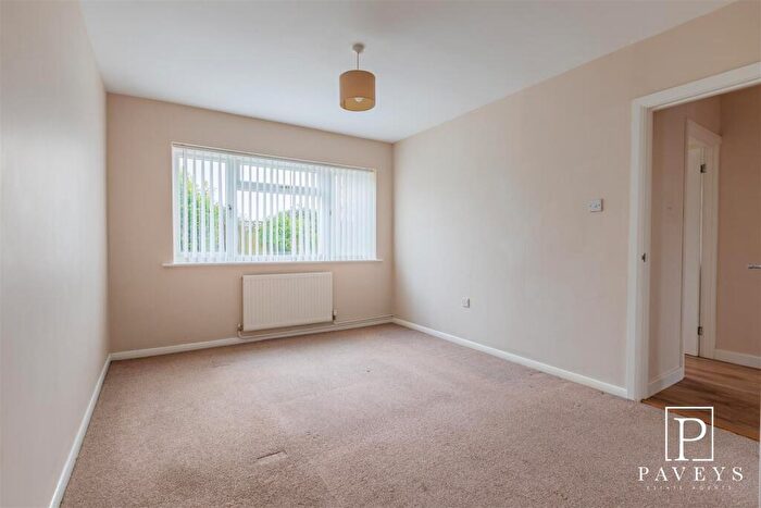 2 Bedroom Detached Bungalow For Sale In Dugmore Avenue, Kirby-Le-Soken, Frinton-On-Sea, CO13