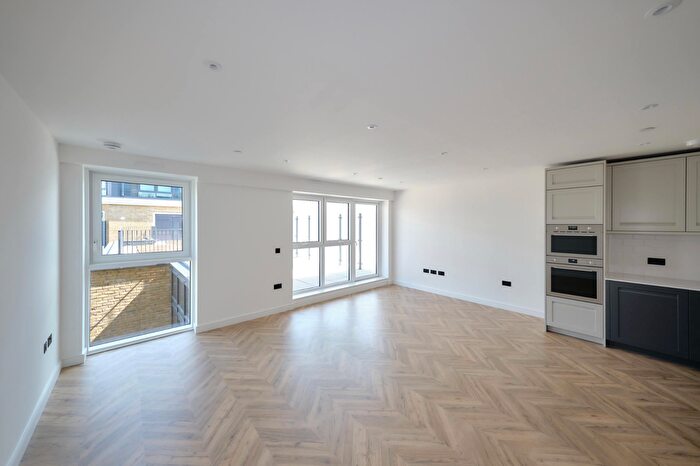 2 Bedroom Flat For Sale In , KT1