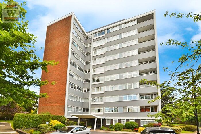 2 Bedroom Flat To Rent In Heronsforde, London, W13