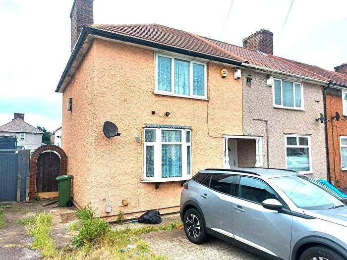 2 Bedroom End Of Terrace House To Rent In Romsey Road, Dagenham, RM9