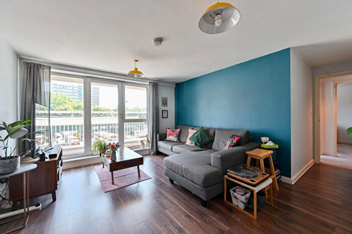 2 Bedroom Flat For Sale In Oyster Wharf, Battersea, London, SW11