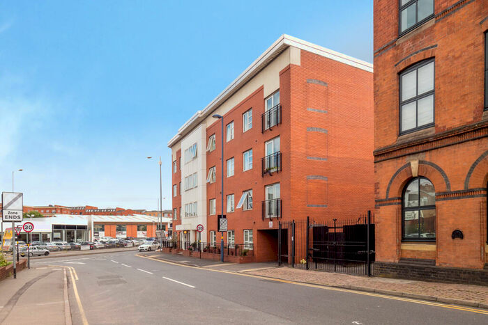 2 Bedroom Apartment To Rent In Clement Street, B1
