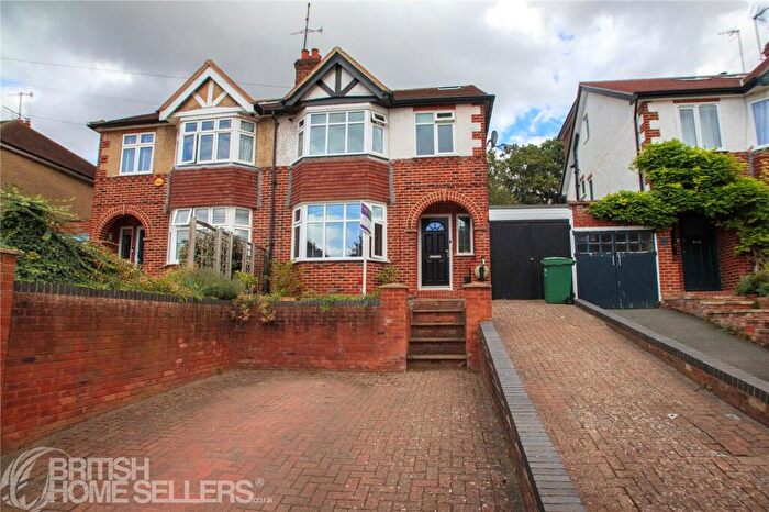 4 Bedroom Semi Detached House For Sale In Hemdean Road, Caversham, Reading, Berkshire, RG4