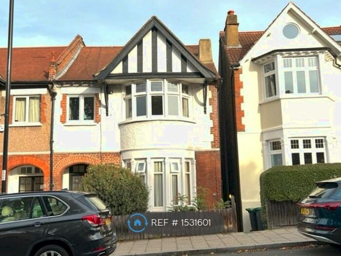2 Bedroom Flat To Rent In Garden Floor, London, SE13