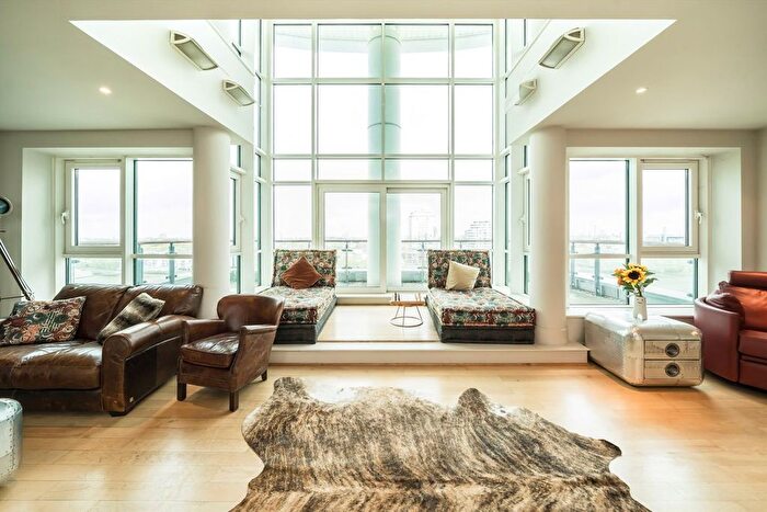 3 Bedroom Flat To Rent In St. George Wharf, Vauxhall, SW8