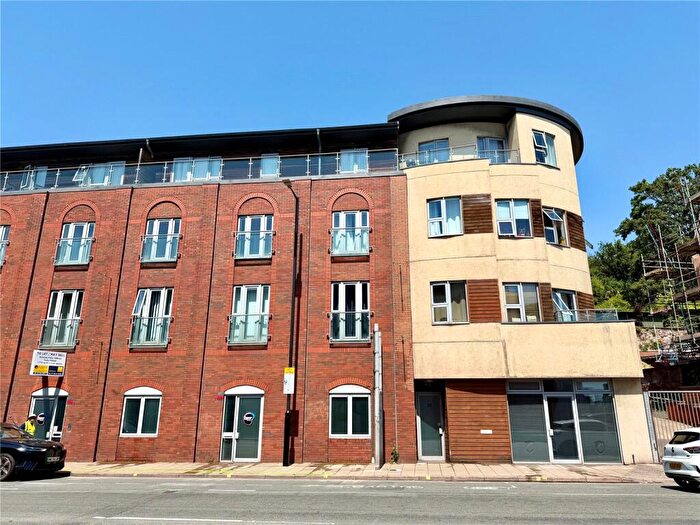 2 Bedroom Flat For Sale In Hotwell Road, Bristol, BS8