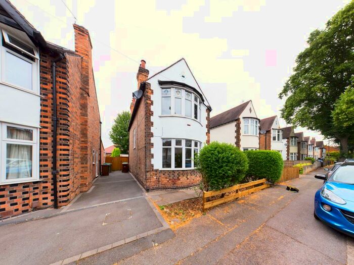 4 Bedroom Semi-Detached House To Rent In Ringwood Crescent, Wollaton, Nottingham, NG8