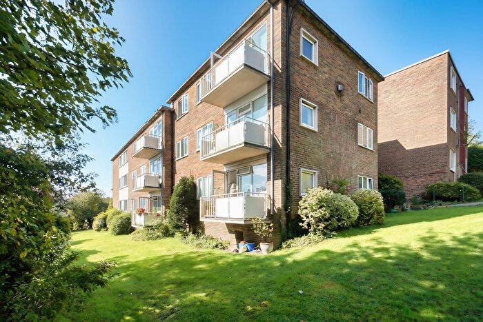 3 Bedroom Flat For Sale In Dyke Road Avenue, Hove, BN3