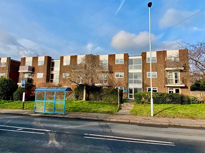 2 Bedroom Flat To Rent In Littlehampton Road, Worthing, BN13