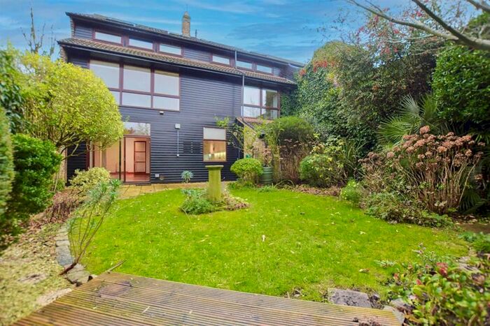 5 Bedroom Detached House To Rent In Upper Richmond Road West, London, SW14