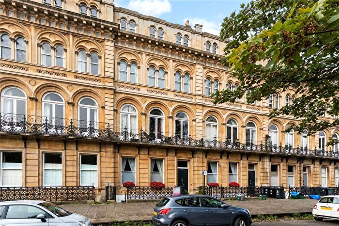 2 Bedroom Apartment For Sale In Victoria Square, Clifton, Bristol, BS8