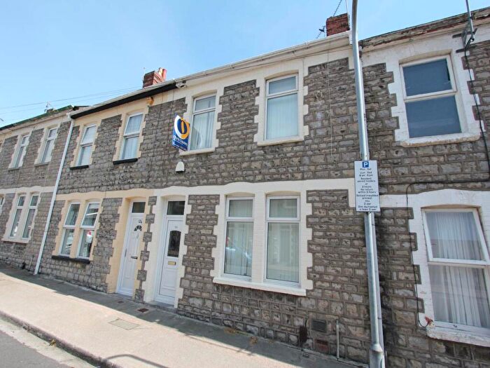 3 Bedroom House To Rent In Queen Street, Barry, Vale Of Glamorgan, CF62