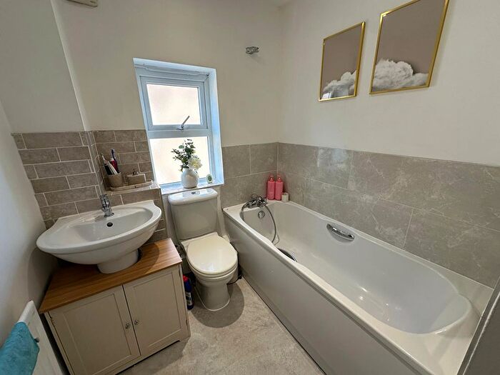 3 Bedroom Semi-Detached House To Rent In Ayesgarth, East Hartford Cramlington, NE23