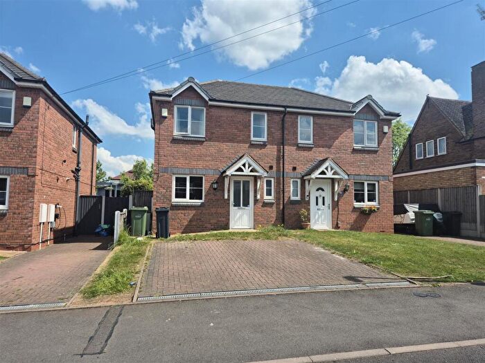 3 Bedroom Semi-Detached House To Rent In Oak Park Road, Wordsley, DY8